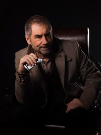 Dr Niles Caulder