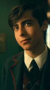 Aidan Gallagher 