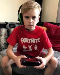 damp fortnite kid
