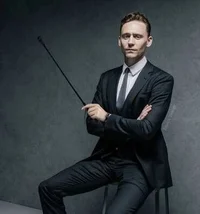 Tom Hiddleston 