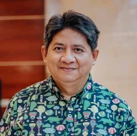 Larry Gadon
