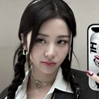 Yunjin Le sserafim