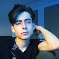 Aidan Gallagher 