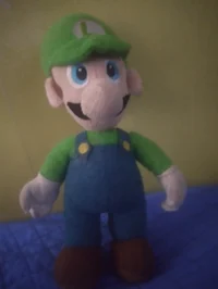 Old Luigi plushie 