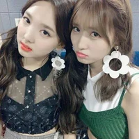 Nayeon y Momo