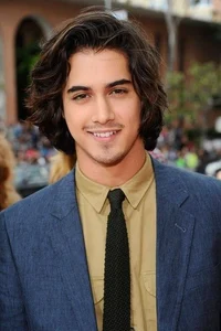 Avan Jogia 