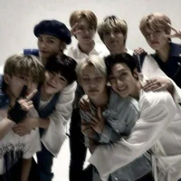 Stray Kids