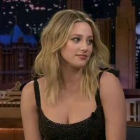 Lili Reinhart 