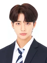 Desk mate Hyunjin