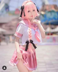 Cosplayer girlfriend