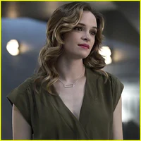 Caitlin Snow