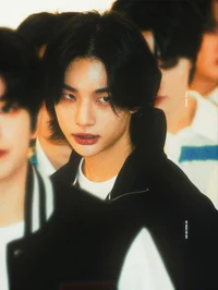 Hwang hyunjin 