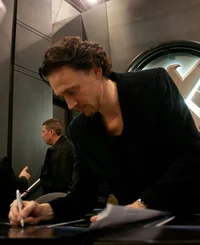Tom Hiddleston 