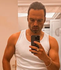 Sebastian Stan 
