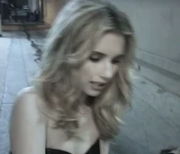 Emma Roberts 