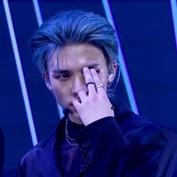 04 Hyunjin