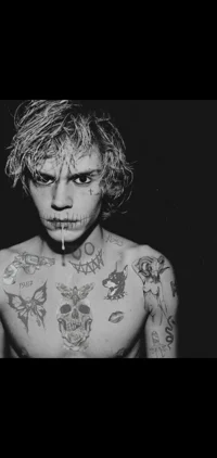 Evan Peters