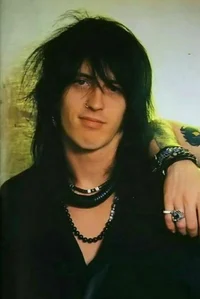 Izzy Stradlin 