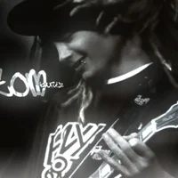 24 - Tom Kaulitz