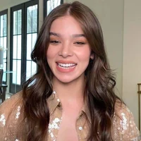 Hailee Steinfeld 
