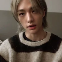04 hyunjin