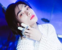 04 Hyunjin