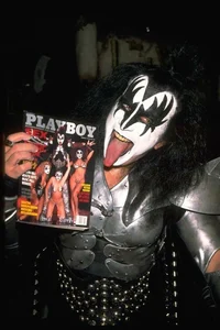 Gene Simmons-bully