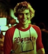 Evan peters 