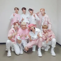 Stray Kids