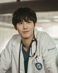 Dr Kim Jisung 