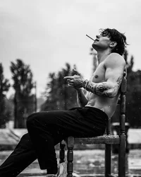 Vampire-Damon Torren