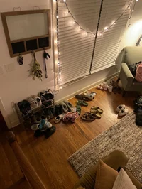 4 Roommates 