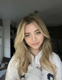 Ellie Howard 