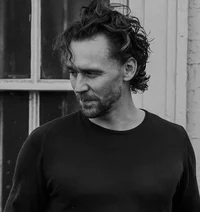 Tom Hiddleston