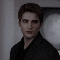 Carlisle Cullen 