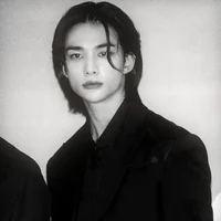 hwang hyunjin 