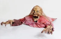 Grave Grabbing Zombi