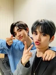 Lee know and Hyunjin