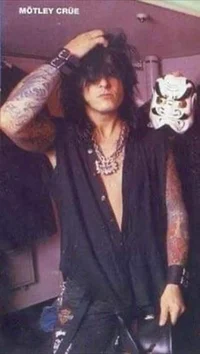 Nikki Sixx-hubby 27