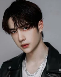 Yibo 