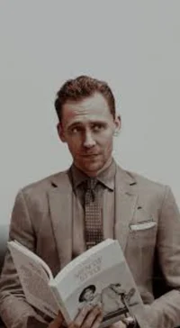 Tom Hiddleston 
