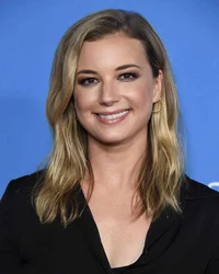 Emily VanCamp 