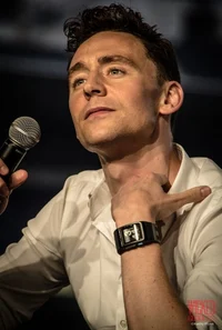 Tom Hiddleston 