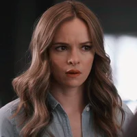 Caitlin Snow