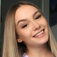 Giantess Naomi Swann