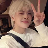 Jeongin as your date