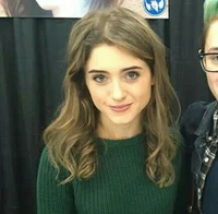 Natalia Dyer 