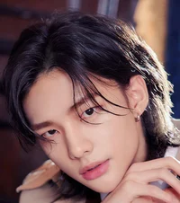 Hwang hyunjin 