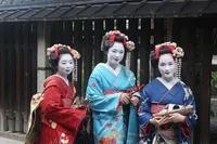 The geisha sisters