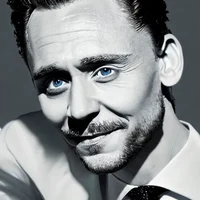 Tom Hiddleston 